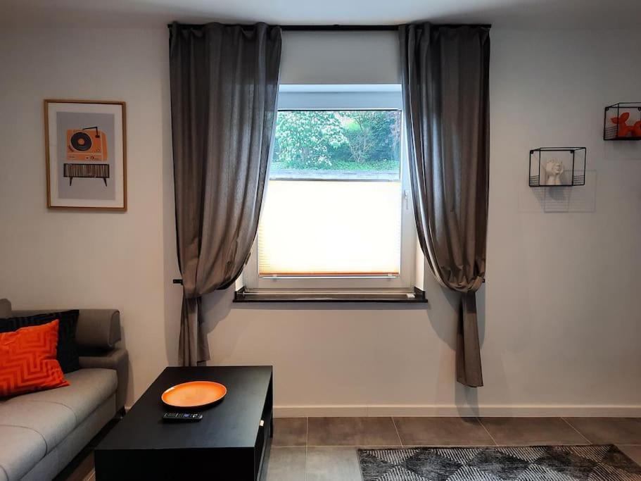 Zentral-kostenloses Parken-mediapaket-balkon
